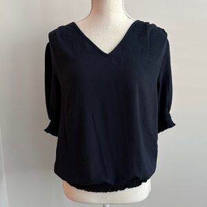 Olivia Grey V Neck Women’s Navy Blouse w Stretchy Hem and Sleeves Size M